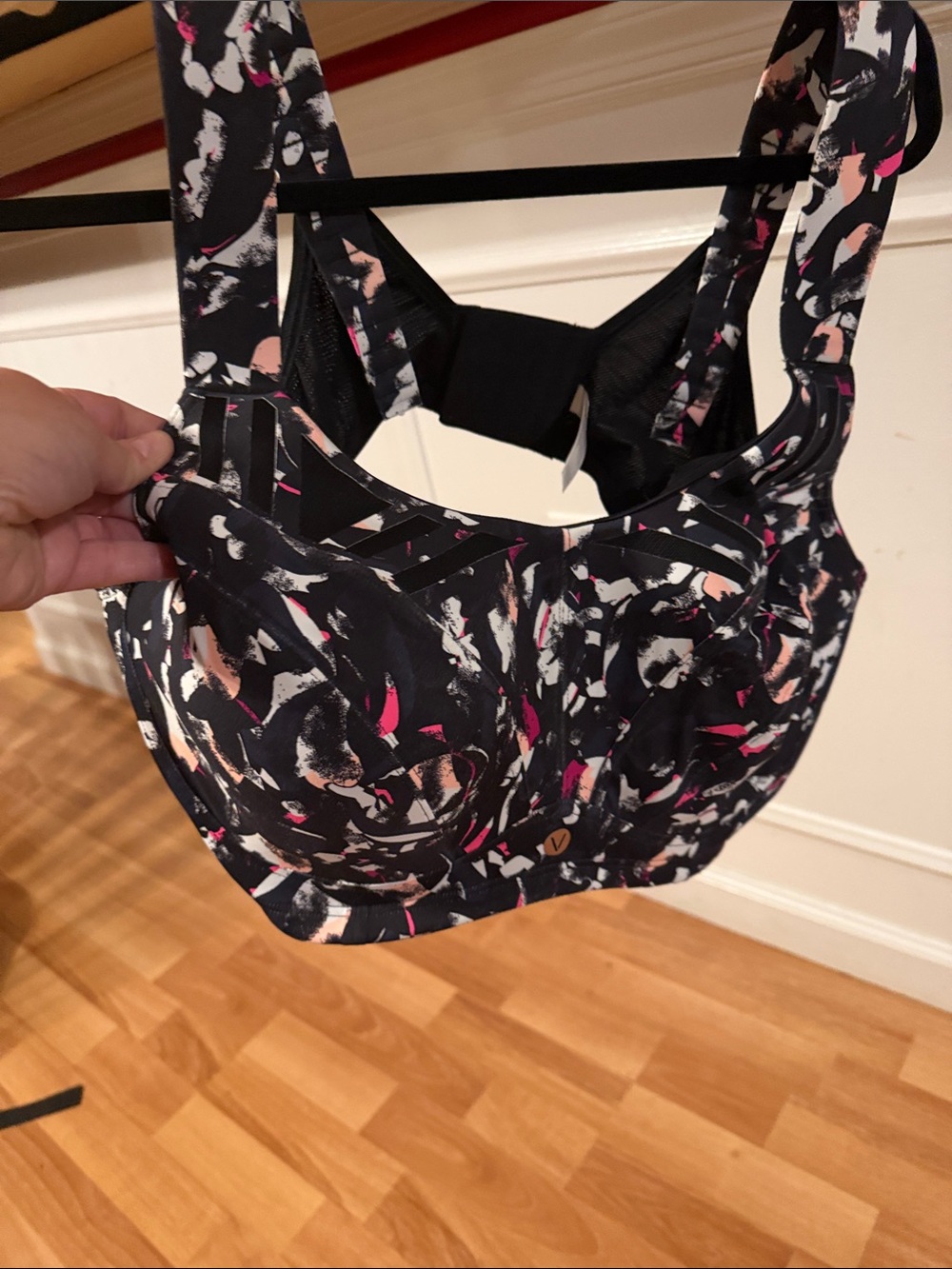 Livi Active Black Abstract Sports Bra with Pink and Cream Accents